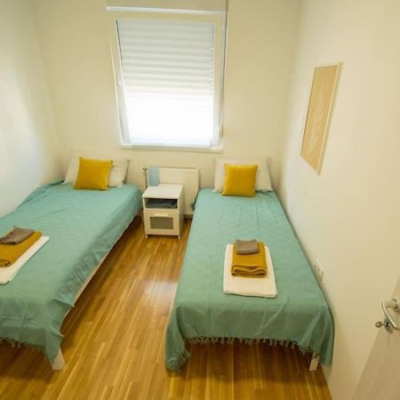 White Fields-Central 2-Bdrm Apartment With Parking Novi Sad Exterior foto