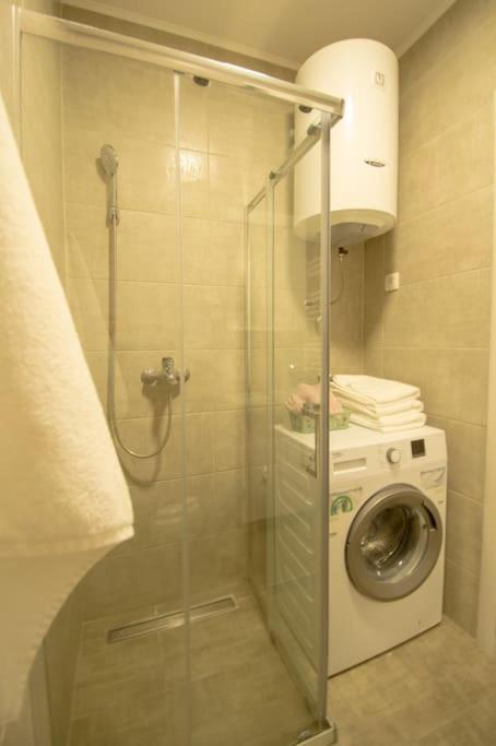 White Fields-Central 2-Bdrm Apartment With Parking Novi Sad Exterior foto